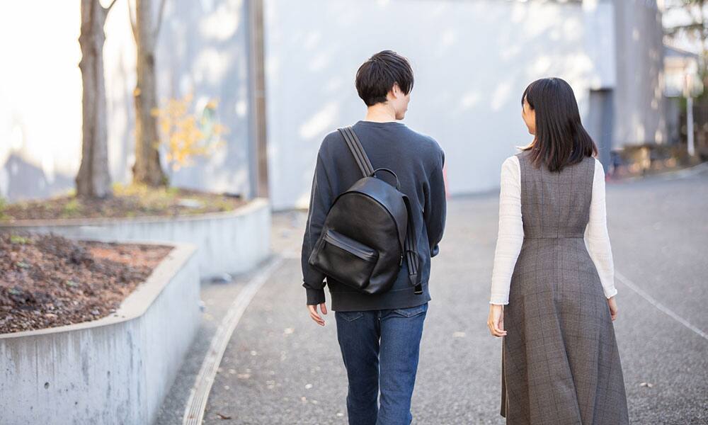 アプリで知り合ったカップル