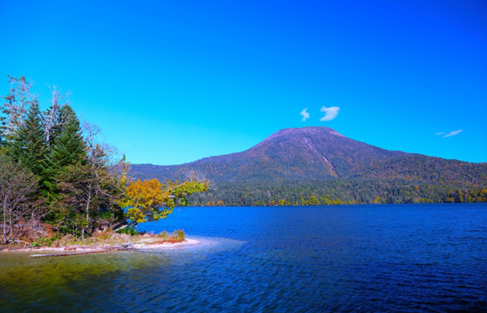秋の阿寒湖
